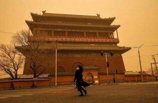 China: tempestade de areia e poluição
