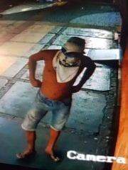VÍDEO: bandido ‘aproveita' ruas vazias e furta hamburgueria e bar na região central