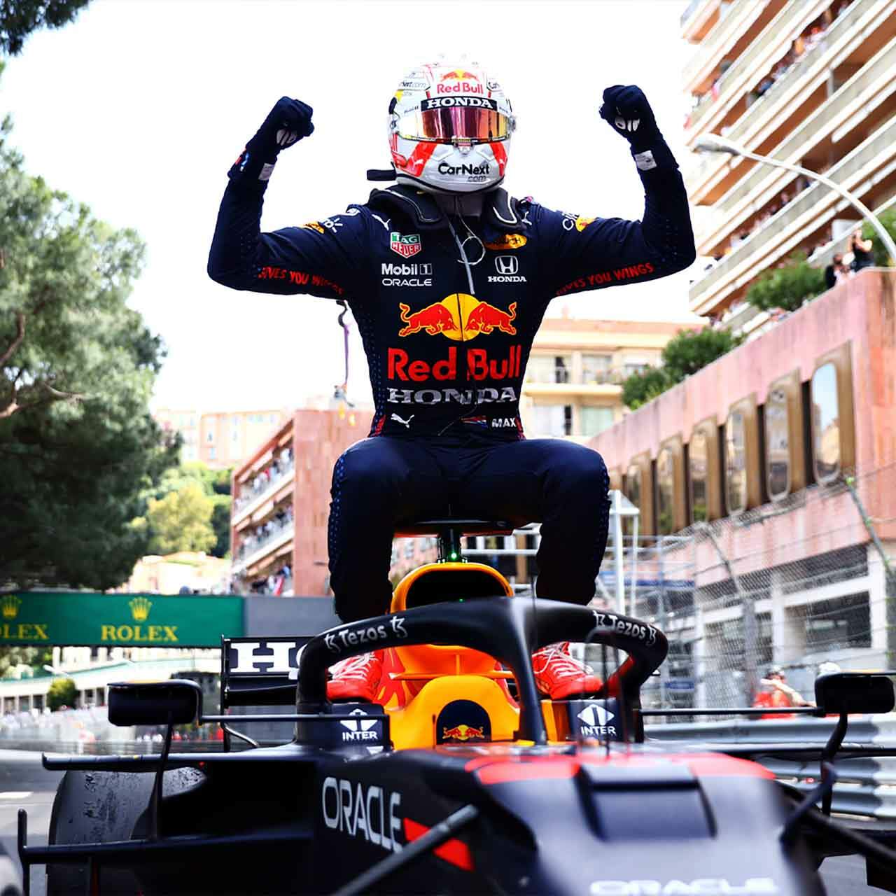 [Max Verstappen comemora vitória no Grande Prêmio de Mônaco neste domingo, 23 de maio]
