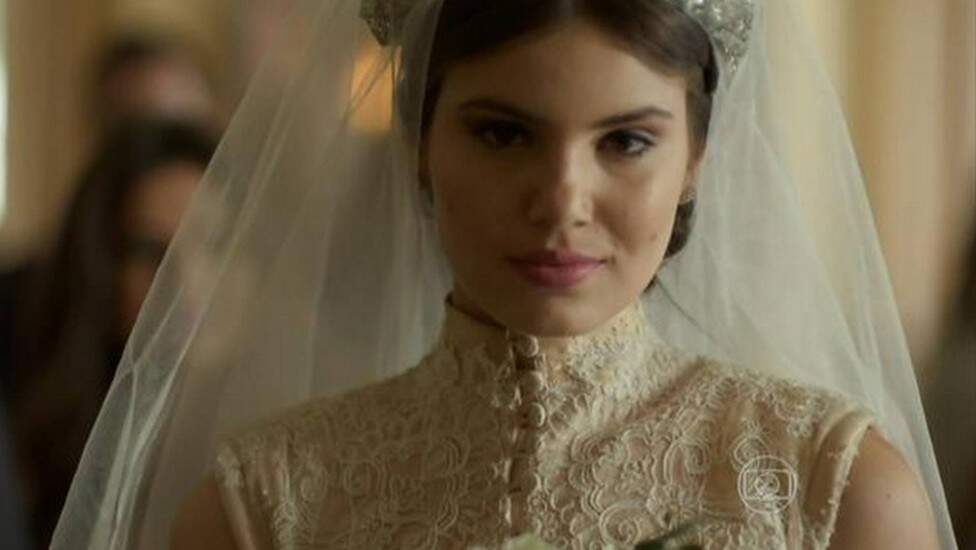 A protagonista se casa e encerra o folhetim com um ar de perversidade (Foto: TV Globo)