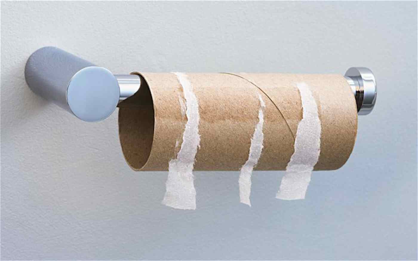 Sem papel higiênico em casa, o jeito foi levar da Universidade (Foto: Reprodução)