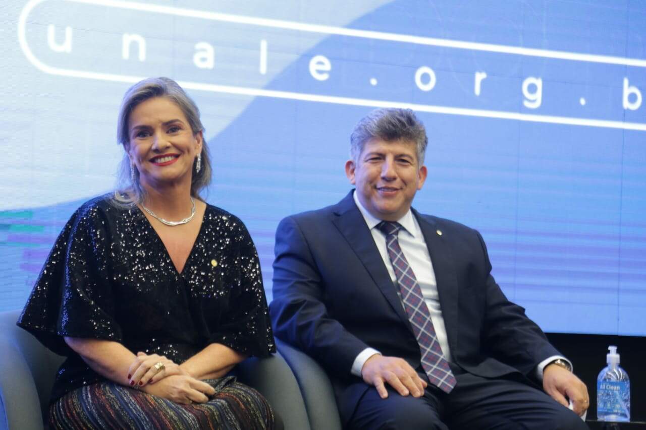 Deputada Ivana Bastos (PSD-BA) e Lídio Lopes