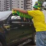 Saldo da Copa: Ambulante aproveita ato pró-Bolsonaro e vende camisetas da Seleção