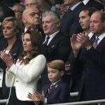 Príncipe William e Kate Middleton discutiram sobre qual roupa filho deveria usar na final da Euro