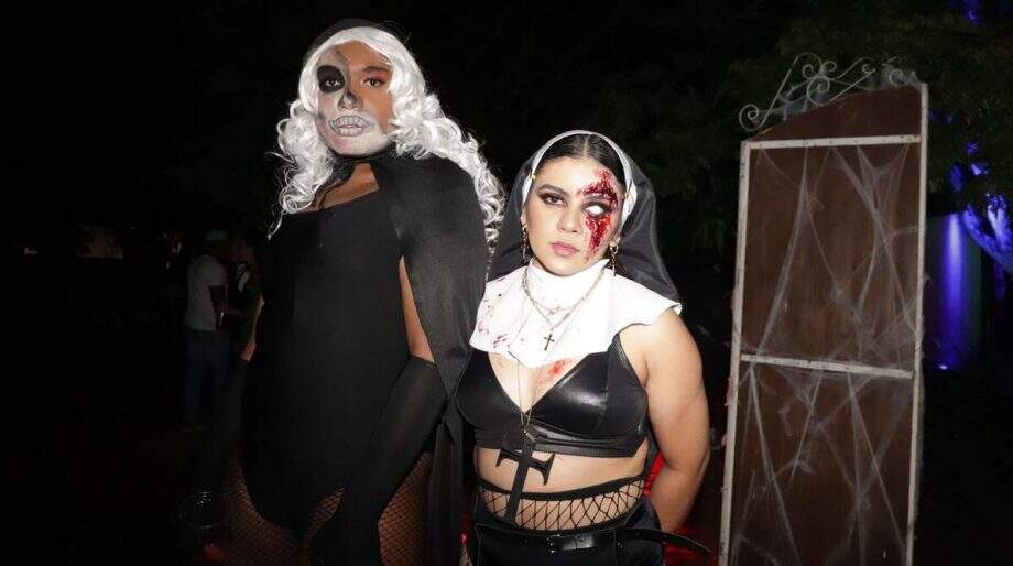 Fãs de Halloween apostaram em muita criatividade e glamour na Capital