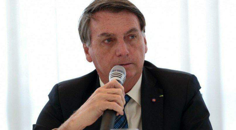 Usuários do Twitter repetem pergunta que levou Bolsonaro a ameaçar jornalista