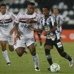 Com um a menos, São Paulo perde do Botafogo no Rio e anima Internacional