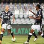 Em jogo fraco, Corinthians derrota o Coritiba e abre distância do rebaixamento