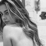 Cresceu: Ex-atriz mirim Klara Castanho sensualiza de topless