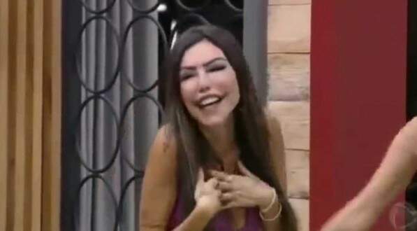 Liziane em "A Fazenda 13"