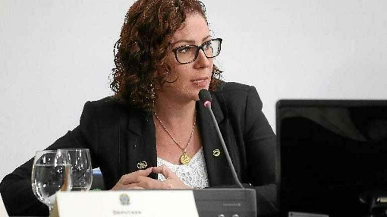 Crítica de ONGs, Carla Zambelli deve assumir Comissão do Meio Ambiente