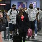 Anvisa proíbe máscaras de acrílico, bandanas e face shields nos aeroportos