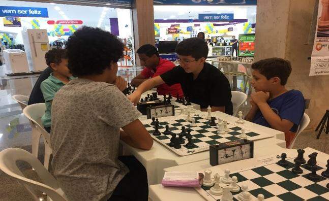 Xeque-mate! Torneio de Xadrez reúne crianças e adultos em Sorocaba