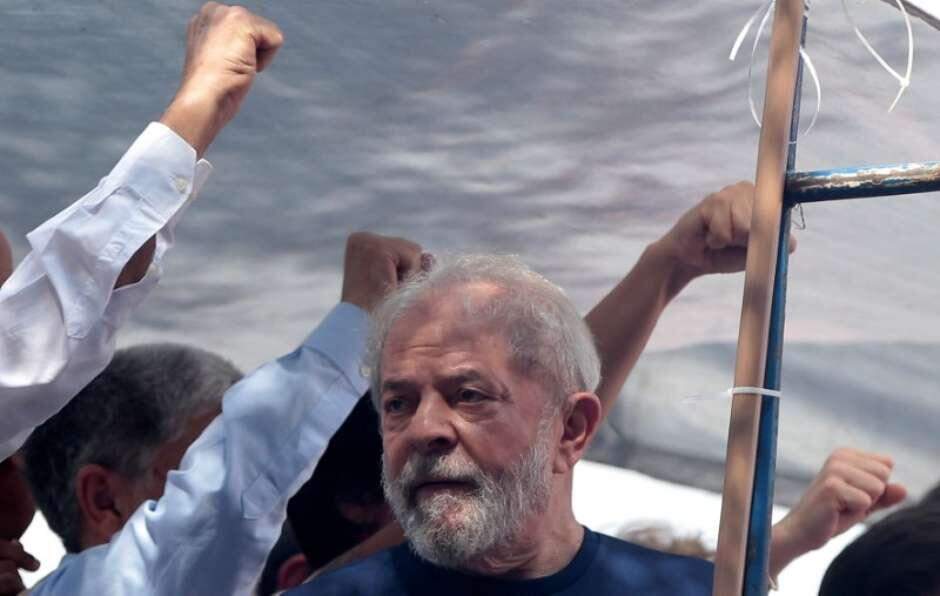 PT vai pedir para gravar Lula na prisão durante pré-campanha eleitoral
