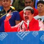 Maduro sinaliza que permanecerá no poder e pede apoio à população