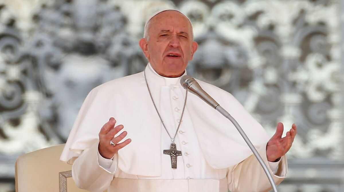 Papa classifica ataque a premiê do Iraque como "ato vil de terrorismo"