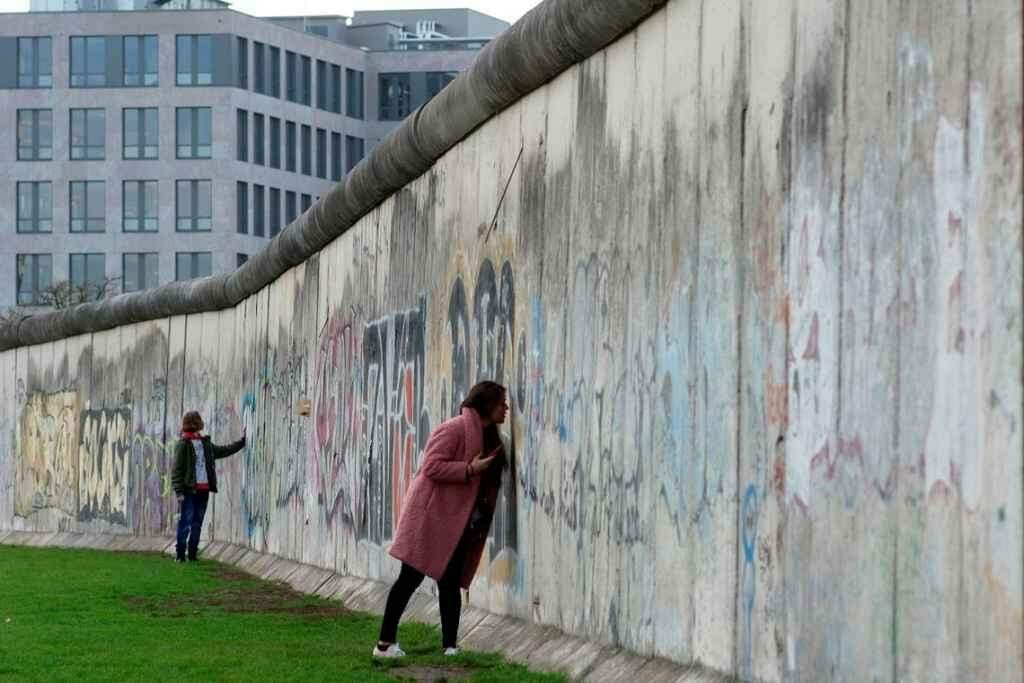 Queda do Muro de Berlim faz 30 anos: veja relatos de quem esteve lá