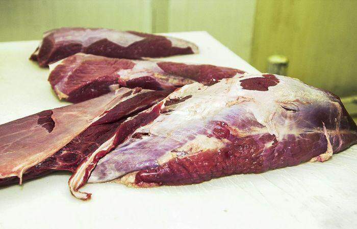 Exportação de carne bovina e suína tem desempenho positivo; a de frango cai