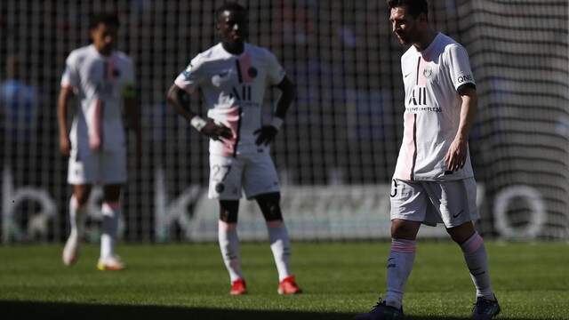 Mesmo com Neymar, Messi e Mbappé, PSG perde invencibilidade no Francês