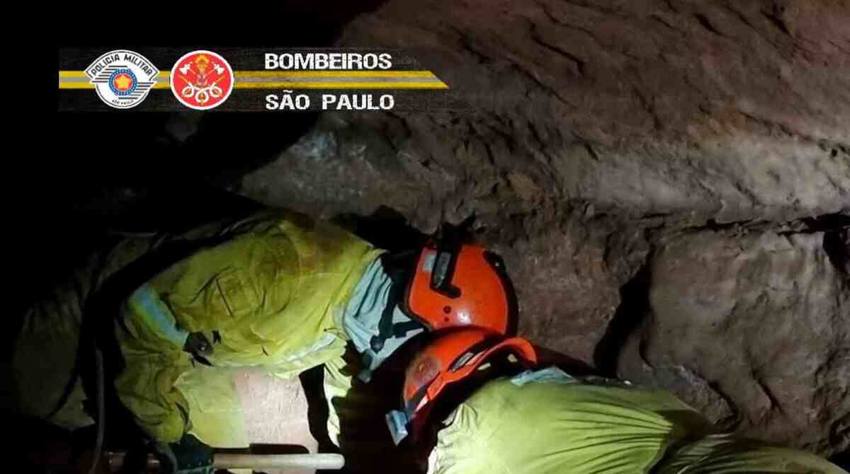 Desabamento de caverna em São Paulo deixa nove mortos
