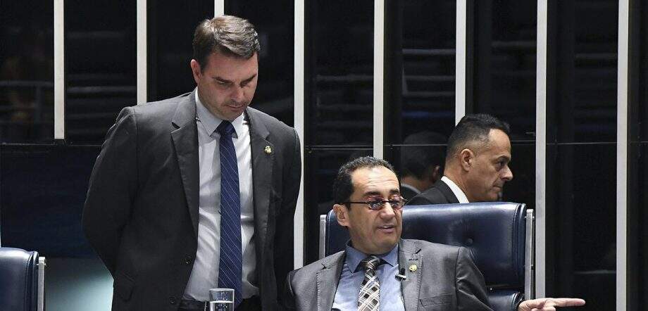 Senado: Flávio Bolsonaro representa contra Kajuru no Conselho de Ética