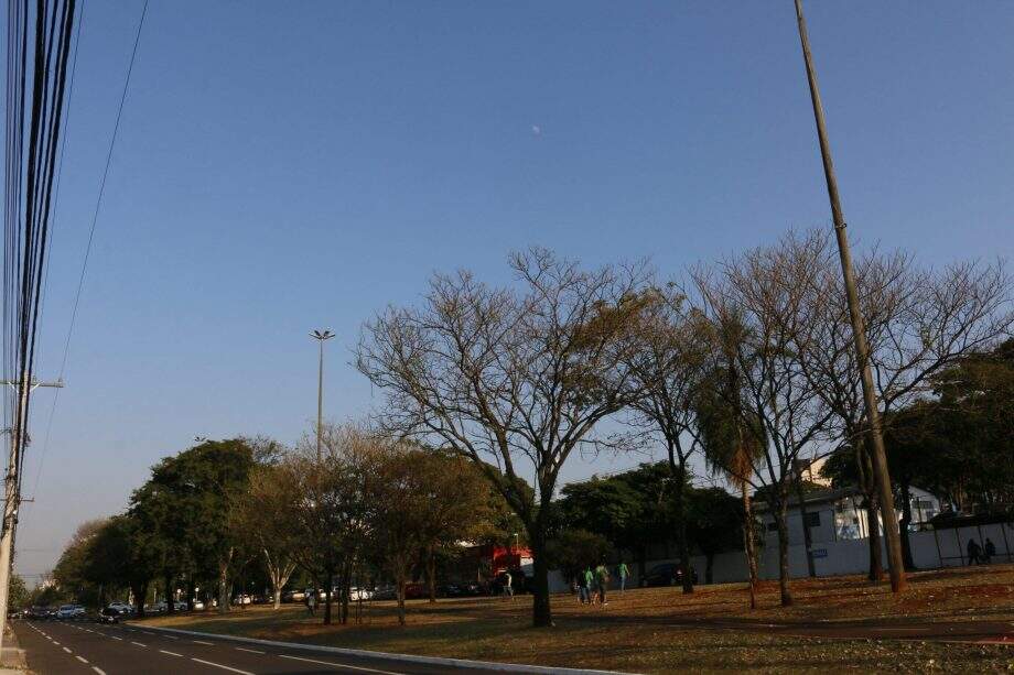 Quinta-feira deve ser de tempo firme com pancadas de chuvas isoladas em MS