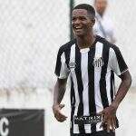 Santos assina primeiro contrato profissional com nova promessa da base