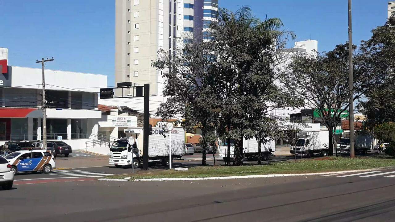 Caminhões fazem buzinaço pelas ruas de Campo Grande