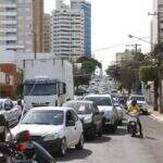 Acidente entre carro e moto gera congestionamento na José Antônio