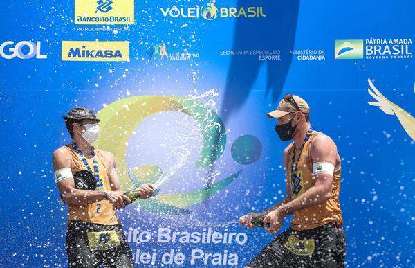 Alison e Álvaro conquistam o segundo título consecutivo no Vôlei de Praia