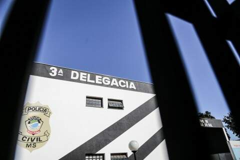 Suspeita foi levada para a delegacia