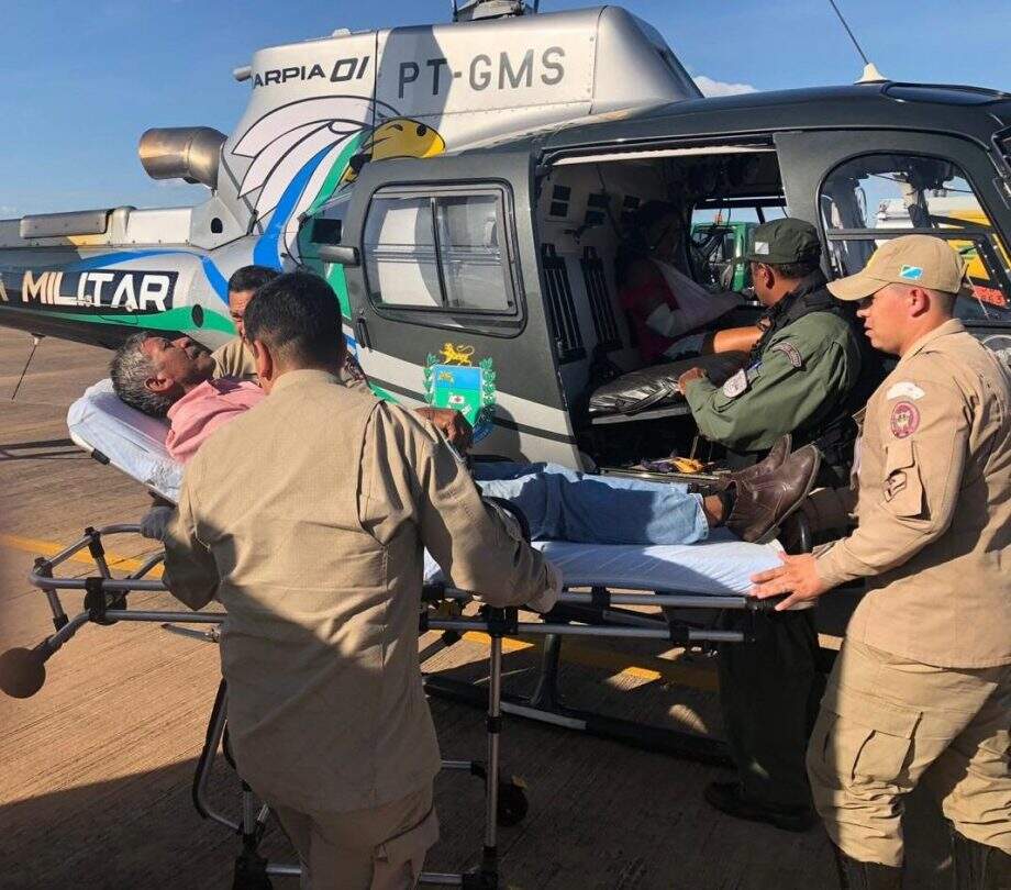 Pacientes ficam presos e são resgatados de helicóptero no Pantanal