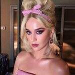 Katy Perry escolheu um look com estilo “Barbie” para evento beneficente.