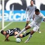 Em jogo animado e com gol contra, Botafogo e Fluminense empatam no Engenhão