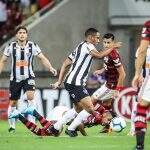 Desfalcado, Flamengo mostra força, bate o Atlético-MG e abre 8 pontos do Santos