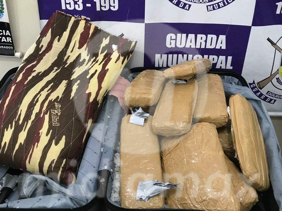 Ex-presidiário é detido com drogas escondidas em travesseiro e mala no Terminal Rodoviário