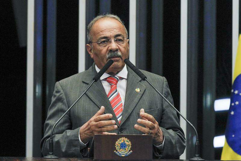 Licenciado após PF flagrá-lo com dinheiro na cueca, Chico Rodrigues prepara volta ao Senado