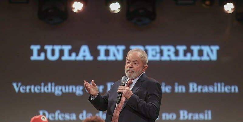 Defesa de Lula entrega ao STF mensagens sobre denúncia dos caças suecos