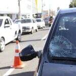 Pedestre atravessa fora da faixa e é atropelada por carro no Centro