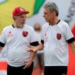 Lula vai jogar futebol com Chico Buarque em campo do MST