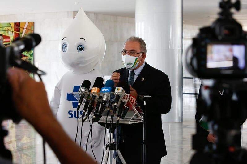 Ministro Queiroga: ‘Agora é pátria de máscara; é um pedido que faço, usem a máscara’