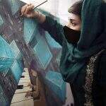 Artistas do Afeganistão lamentam retorno do Talibã ao poder e temem perseguição