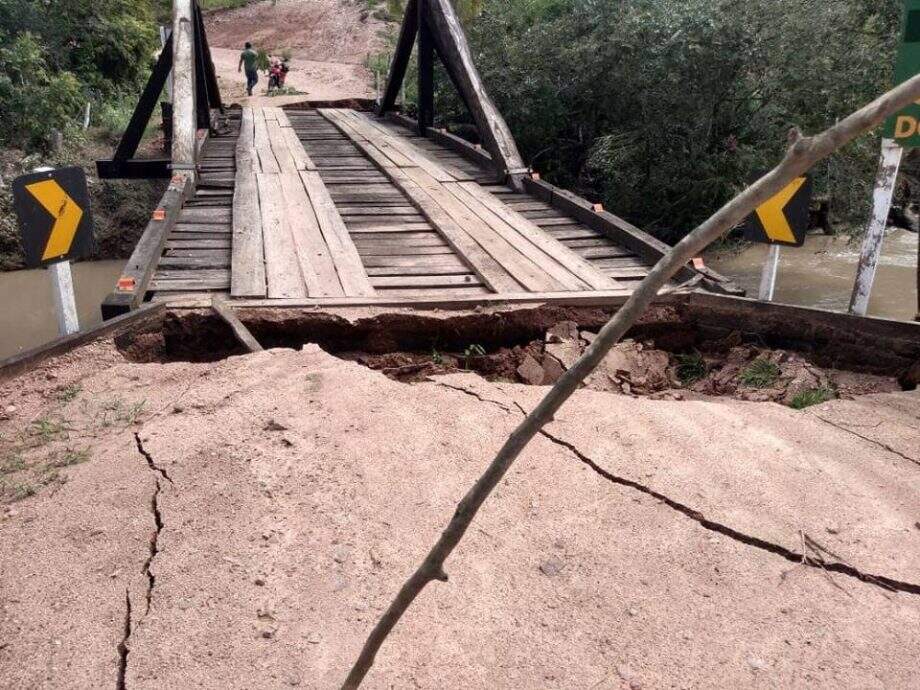 Prefeito de Caracol decreta situação de emergência após estragos provocados pela chuva