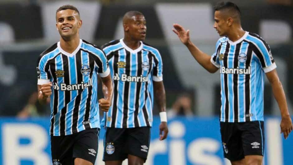 Com reservas, Grêmio bate Goiás e avança na Copa do Brasil