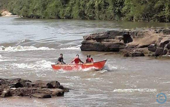 Ainda não foi encontrado rapaz que desapareceu enquanto tentava atravessar o rio Coxim nadando