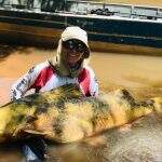 Não é papo de pescador: dentista fisga jaú de 70 kg em rio de Mato Grosso do Sul