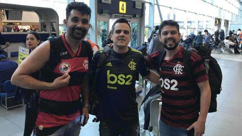 Confiantes, Flamengo e River Plate desembarcam em Lima para final da Libertadores