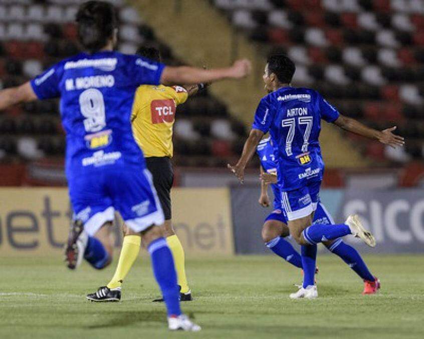 Cruzeiro vence mais uma com Felipão e se afasta da zona da degola Série B