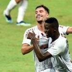 Fluminense bate Bahia e se aproxima do São Paulo na luta por vaga na Libertadores