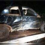 Bêbado e sem CNH, motorista é preso depois de bater carro em árvore